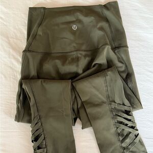 Lululemon capri size 4